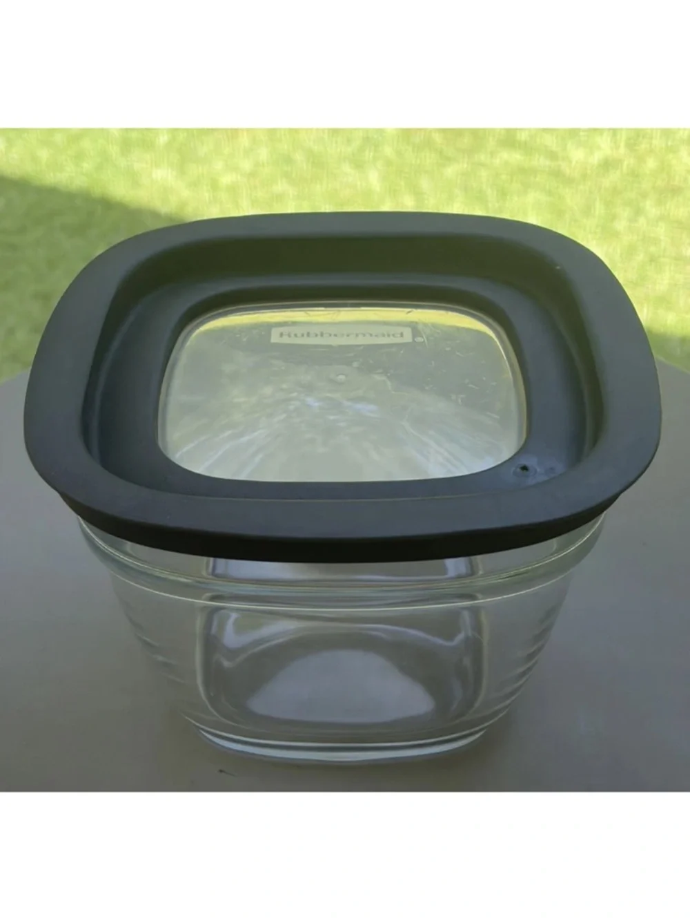 Rubbermaid Glass Storage Container 5.5 Cup/1.3 Liter with Black Lid 7N64